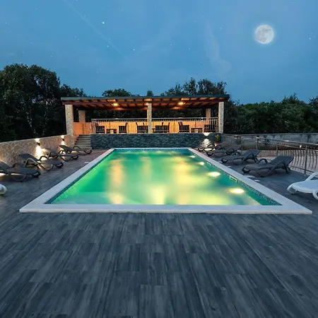 Karen - Three Bedroom With Terrace A5 * Vinišće