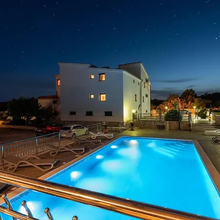 Appartement Karen - Three Bedroom With Terrace A5 Vinišće
