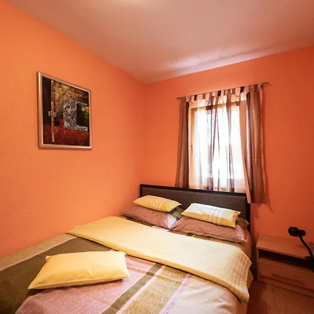 Appartement Karen - Three Bedroom With Terrace A5 Vinišće
