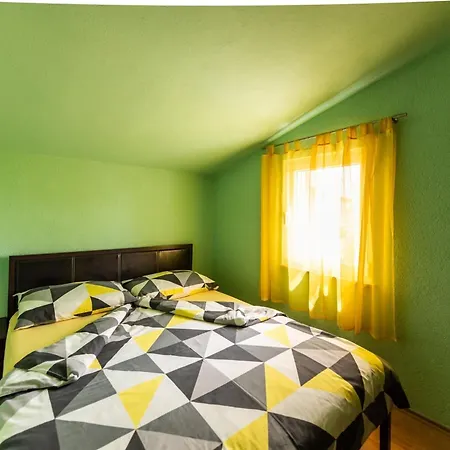 3 Bedroom With Terrace Apartman